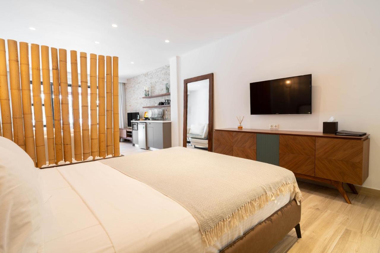 F & S Lounge Suites Parga Extérieur photo