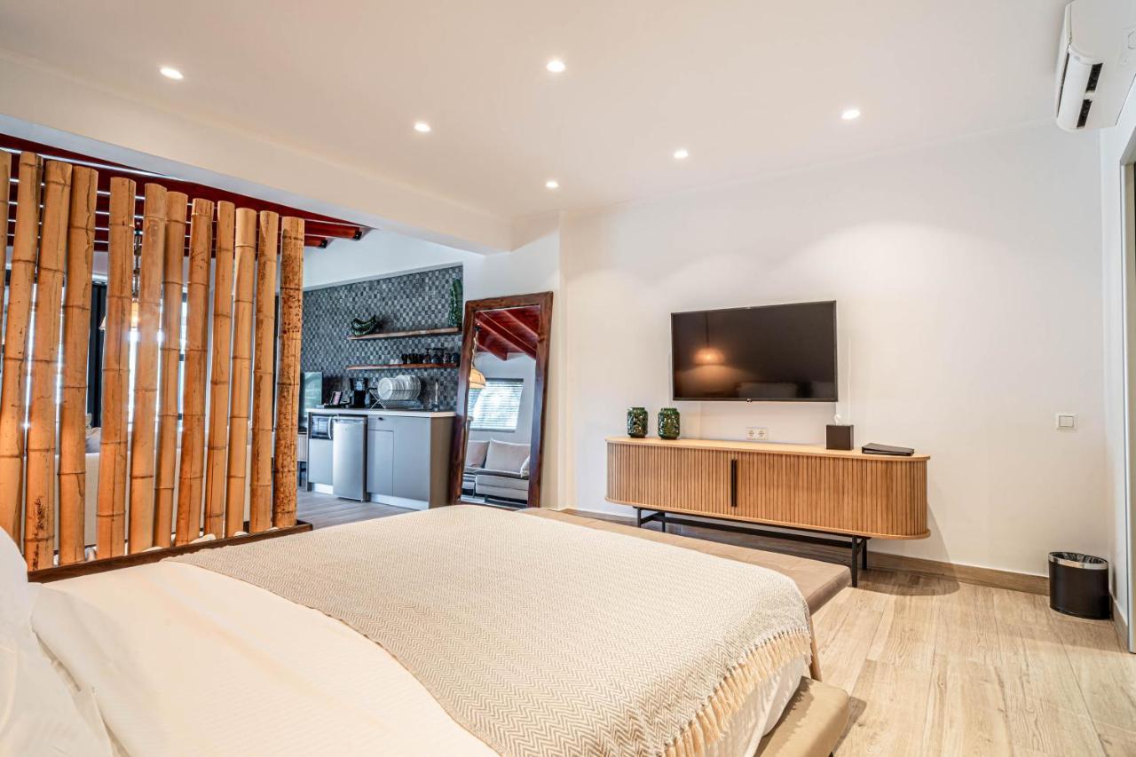 F & S Lounge Suites Parga Extérieur photo